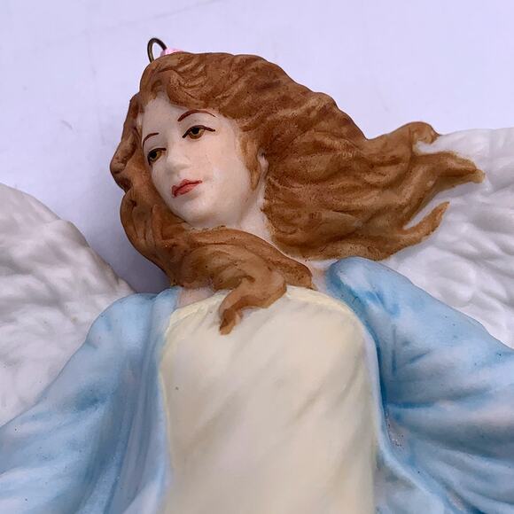 Hallmark Keepsake 2002 Angel of Comfort Collectible Christmas Ornament in Box - Picture 5 of 6